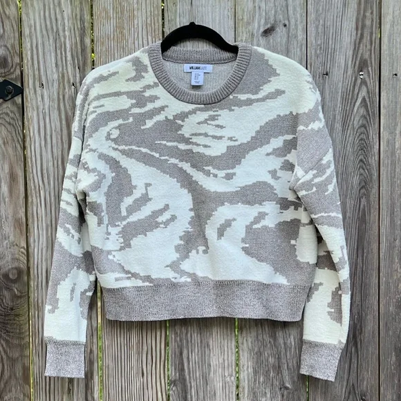 William Rast Taupe and Cream Cropped Animal Print Chenille Sweater Medium - Picture 1 of 8